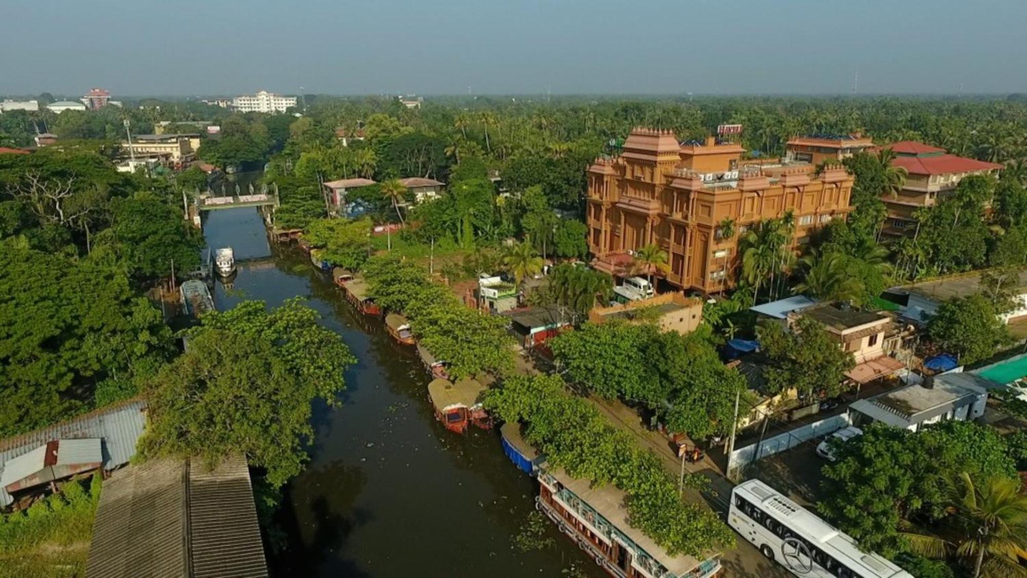 Haveli Backwater Resort Alappuzha Екстериор снимка