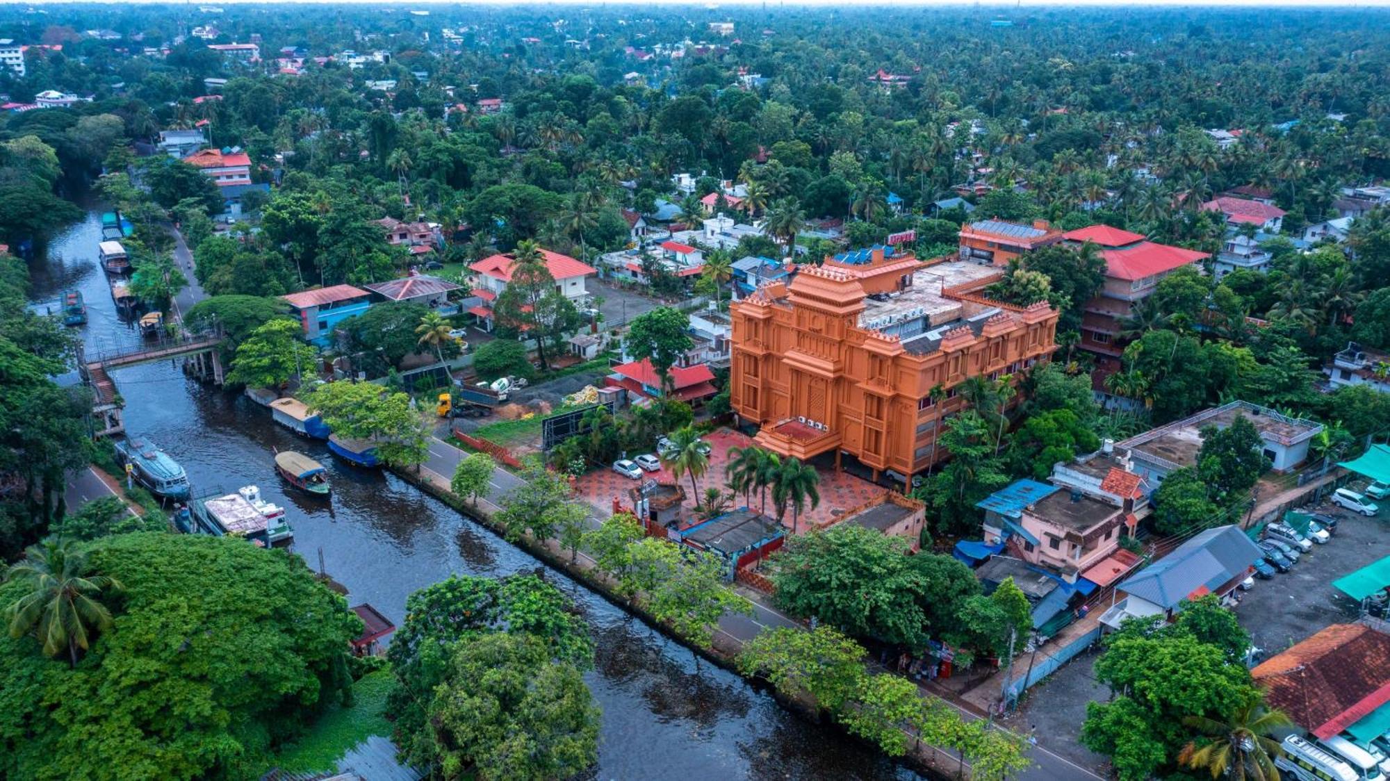 Haveli Backwater Resort Alappuzha Екстериор снимка