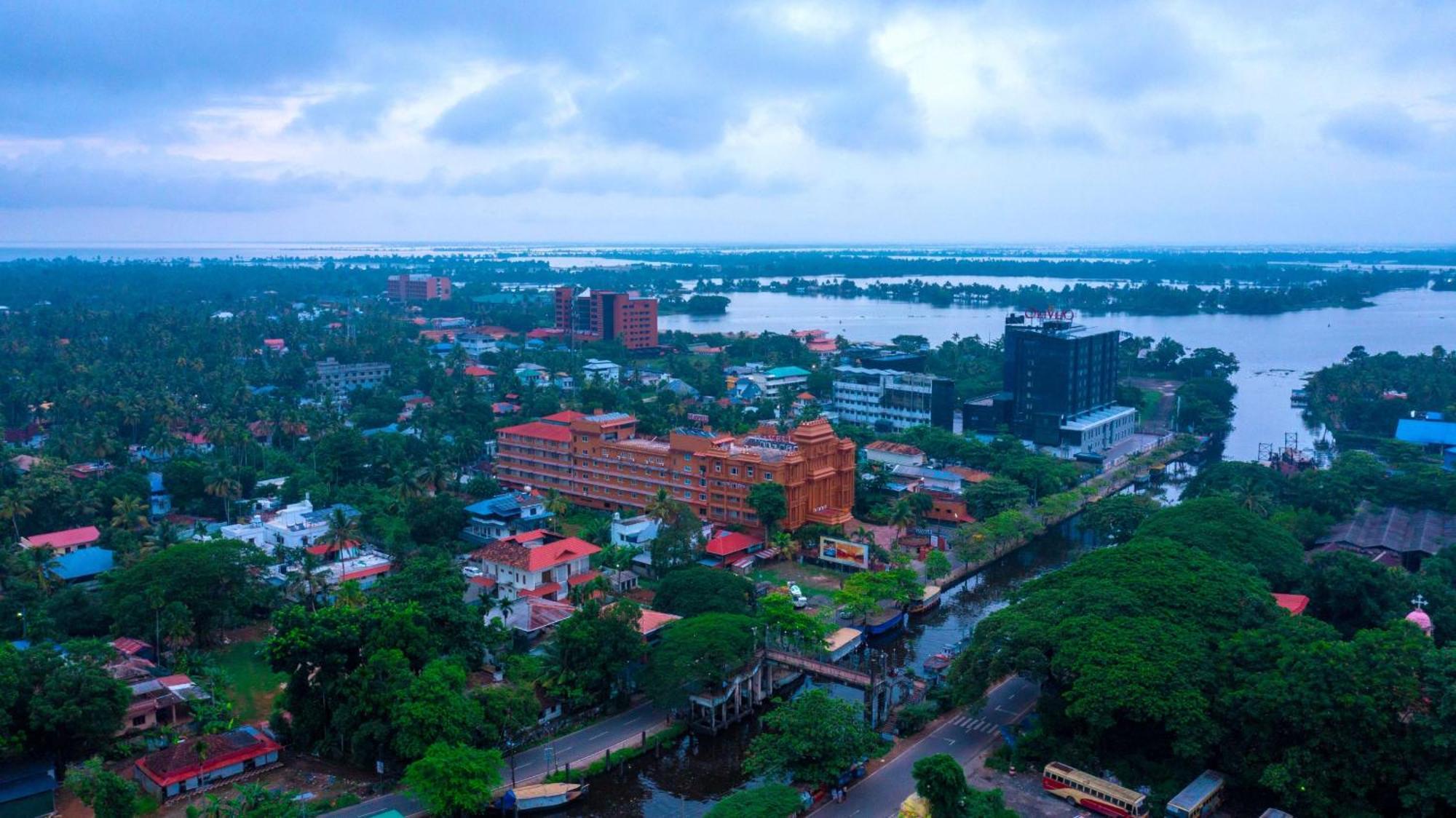 Haveli Backwater Resort Alappuzha Екстериор снимка